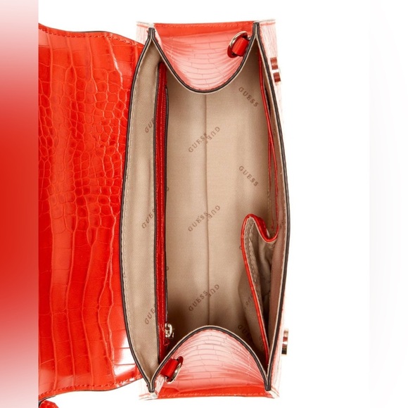 New GUESS Stephi Top-Handle Flap Bag - Picture 4 of 10